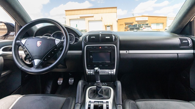 2008 Porsche Cayenne GTS six-speed manual interior cabin transmission