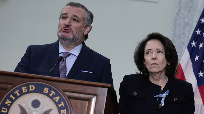 Senators Ted Cruz and Maria Cantwell holding a press conference about Section 373