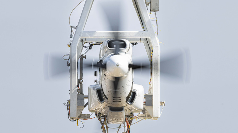 A GE CT7 turboprop engine fully spun up, running off of a hybrid electric system