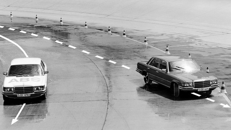 ABS testing at Daimler-Benz AG's Stuttgart-Untertürkheim plant. When braking on bends the ABS maintains the car's directional stability and steerability, provided permissible cornering speeds based on the laws of physics have not been exceeded.