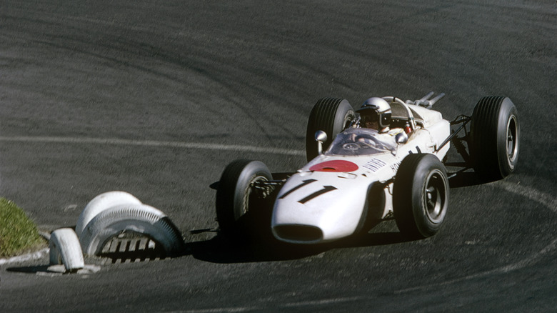 Honda RA272 racing in 1965 Mexican GP