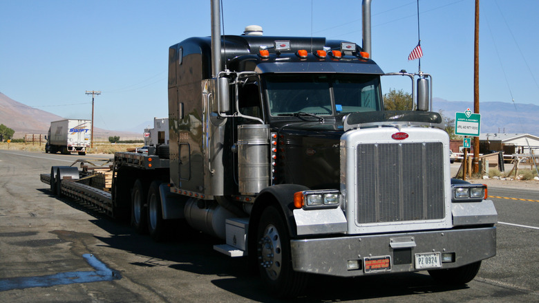 Peterbilt 379 semi truck