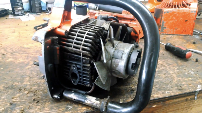 The Wankel rotary engine of a Sachs Dolmar KMS-4 chainsaw.