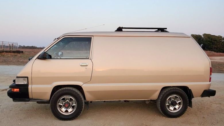 1987 Toyota 4WD Cargo Van full driver's side image