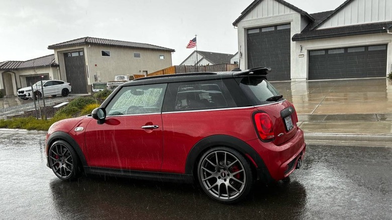 2015 Mini Cooper S Side View Image