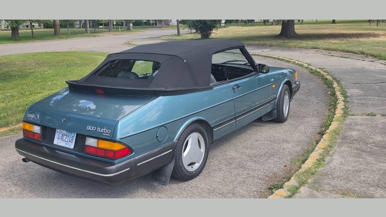 1991 Saab 900 Turbo convertible rear three-quarter image