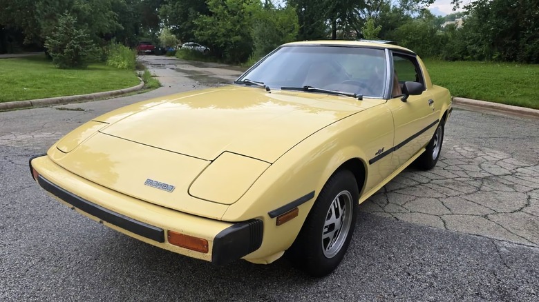 1978 Mazda RX-7 GS front three-quarter image