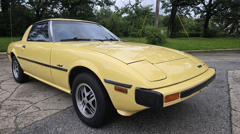 1978 Mazda RX-7 GS front three-quarter image