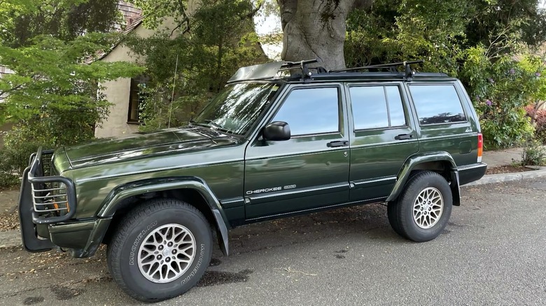 1997 Jeep Cherokee Up-Country driver's side image
