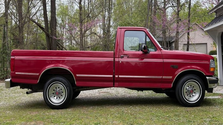 1993 Ford F-150 XL Long Bed full side image