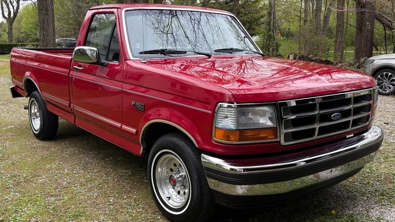 1993 Ford F-150 XL Long Bed front three-quarter image