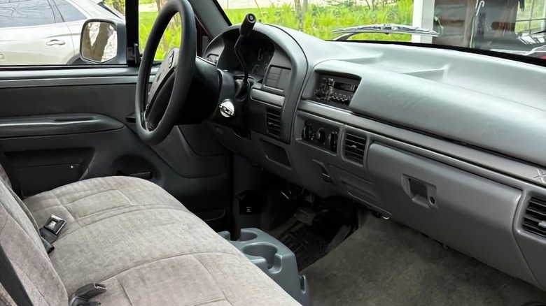 1993 Ford F-150 XL Long Bed dashboard image