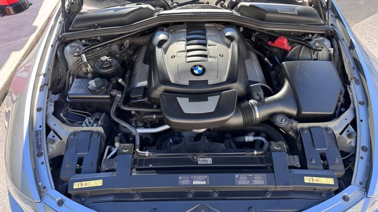 2006 BMW 650i convertible engine compartment image