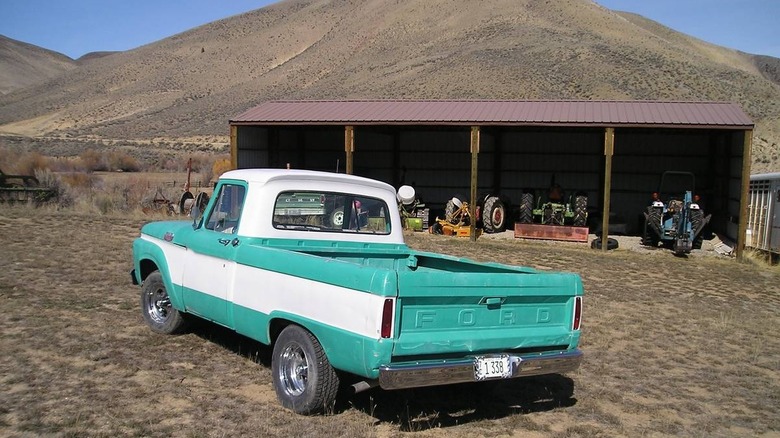 1964 Ford F-100 rear three-quarter image