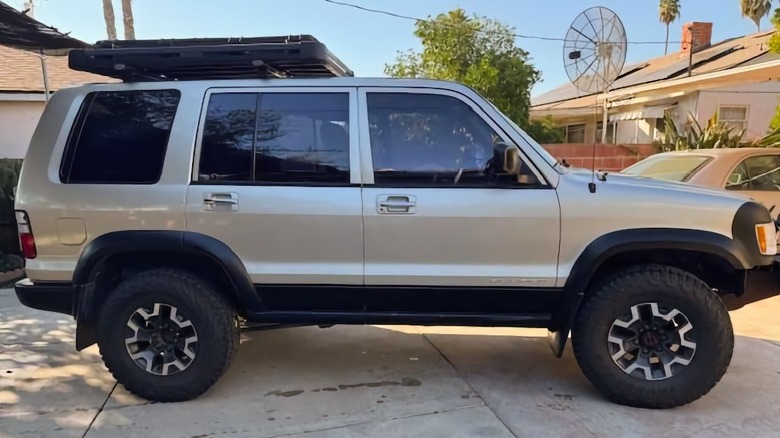 2000 Isuzu Trooper Overlander full passenger side image