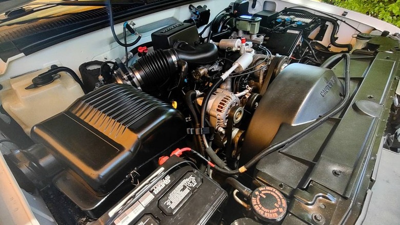 1997 Chevy Tahoe LT Vortec V8 engine image