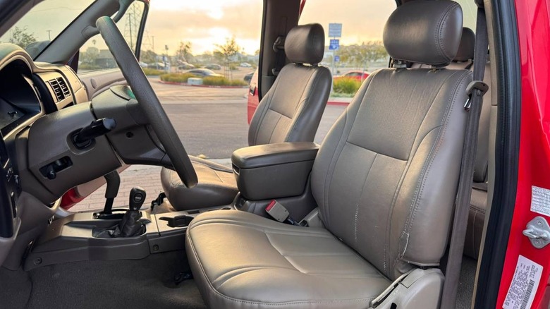 2002 Toyota Tacoma Double Cab 4WD driver's seat image