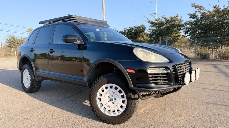 2008 Porsche Cayenne Turbo Overlander front three-quarter image