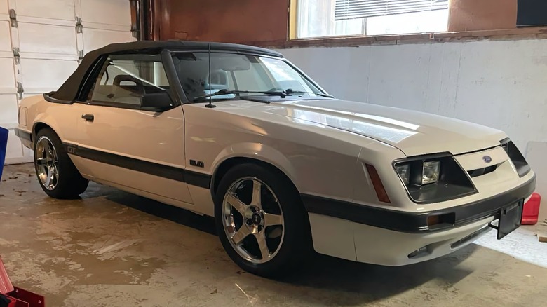 1986 Ford Mustang GT convertible passenger side image