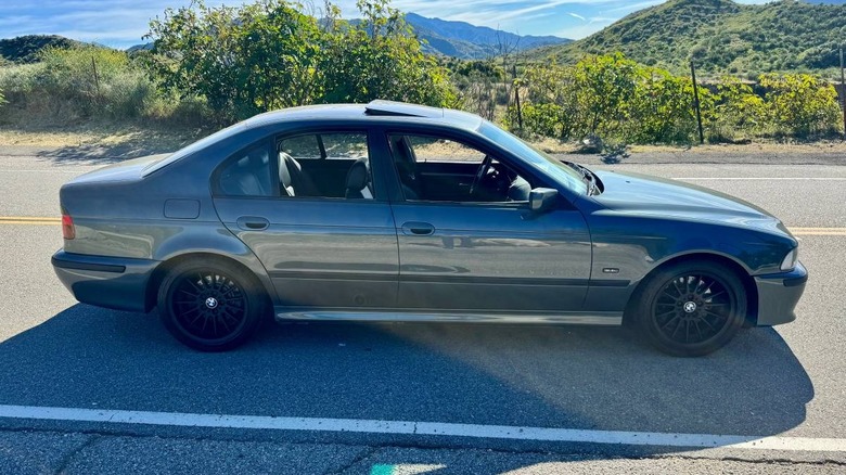 2000 BMW 540i full passenger side image
