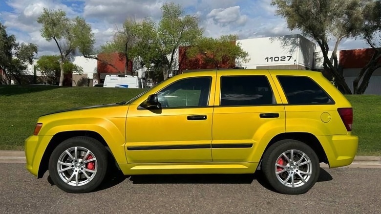 2009 Jeep Grand Cherokee SRT-8 driver's side image