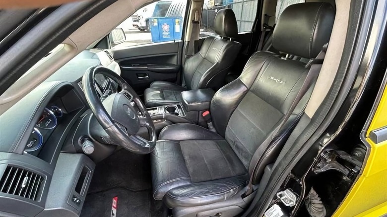 2009 Jeep Grand Cherokee SRT-8 front seats image