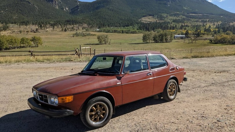 1976 Saab 99 GL front three-quarter on a dirt road image