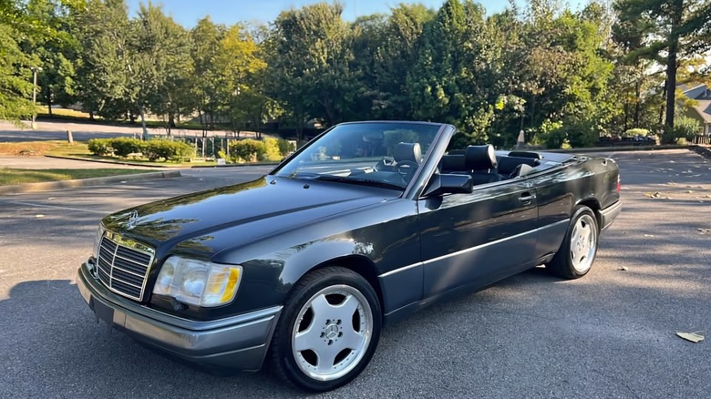 1994 Mercedes-Benz E320 Cabriolet front three-quarter image