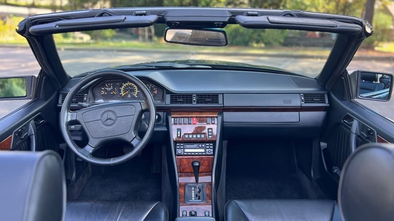 1994 Mercedes-Benz E320 Cabriolet dashboard image