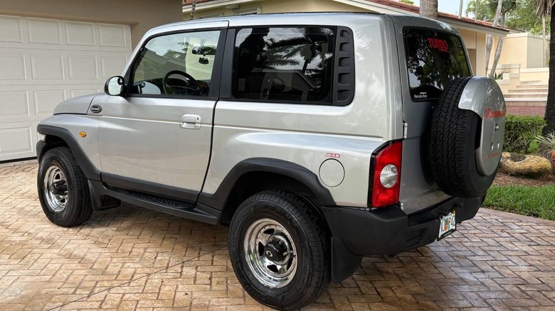 1998 SsangYong Korando driver's side image