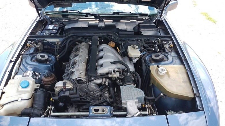 1990 Porsche 944 S2 Cabriolet M44 engine image