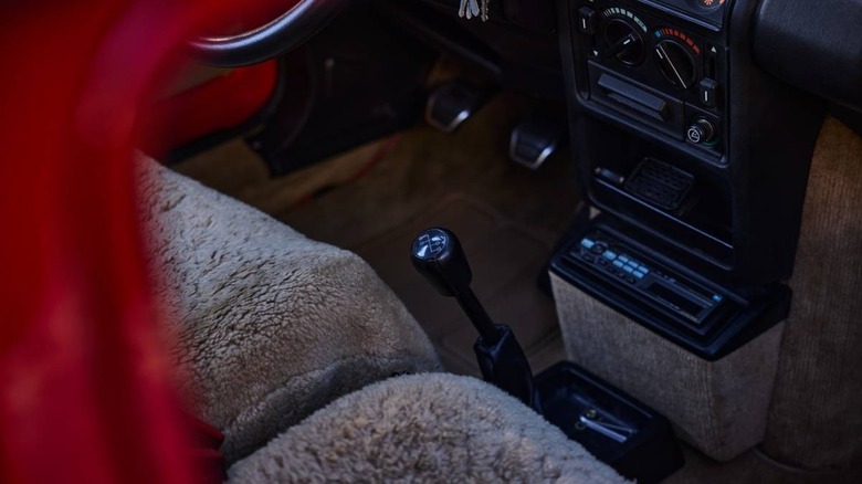 1985 Renault R5 Turbo 2 shift knob image