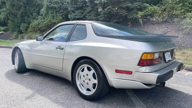 1989 Porsche 944S2 rear view