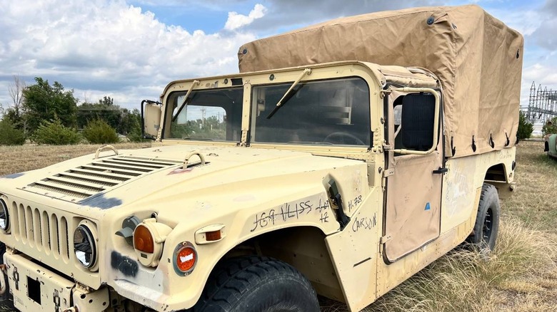 AM General Humvee front three-quarter image