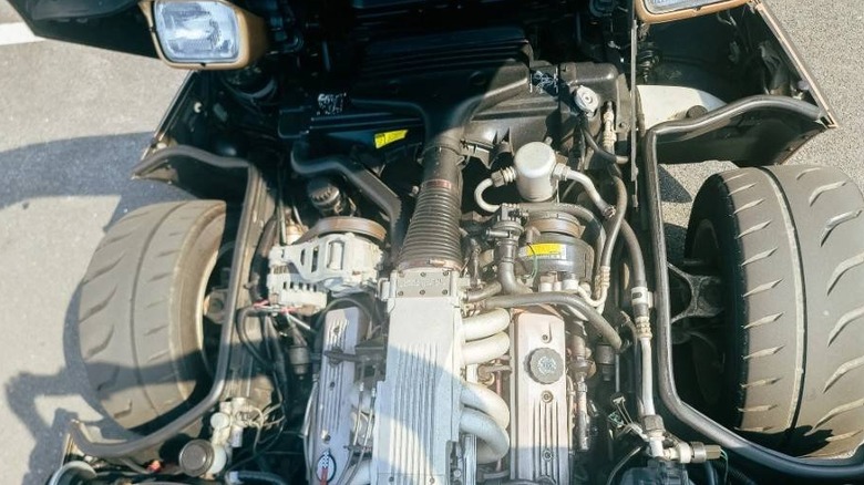 1986 Chevrolet Corvette convertible engine image