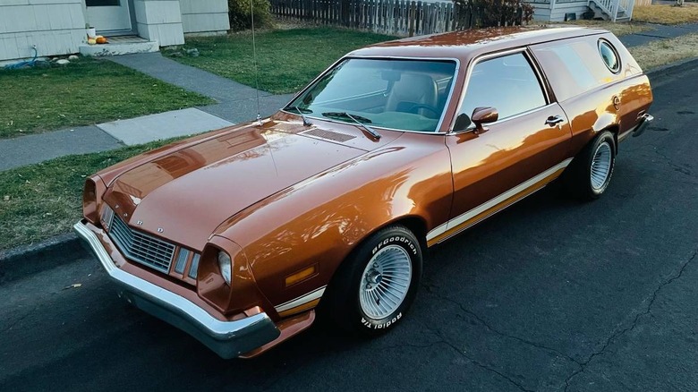 1977 Ford Pinto Cruising Wagon right three-quarter image