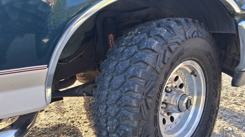 1993 Ford Bronco Eddie Bauer wheel arch image