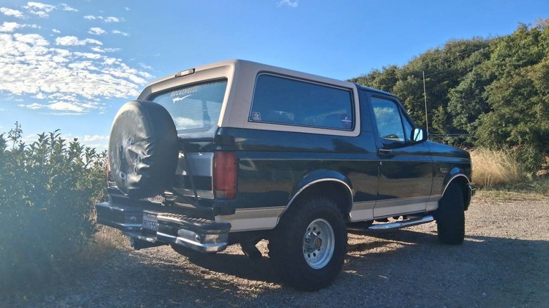 1993 Ford Bronco Eddie Bauer rear three-quarter image