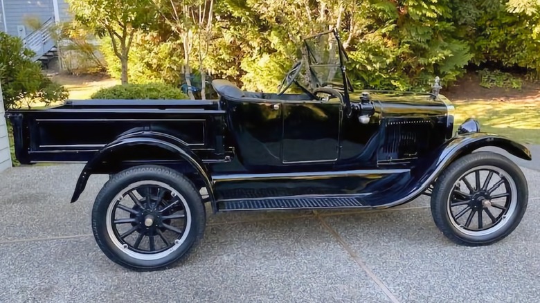 1926 Ford Model T pickup full passenger side image