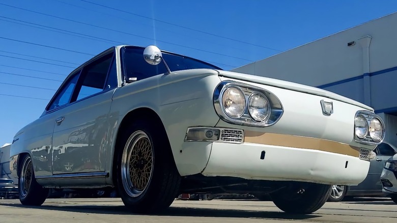 1967 Hino Contessa front three-quarter image