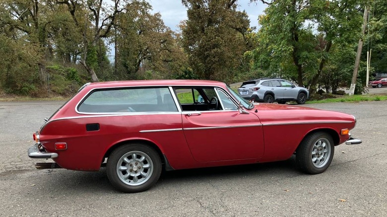 1973 Volvo P1800ES passenger side image