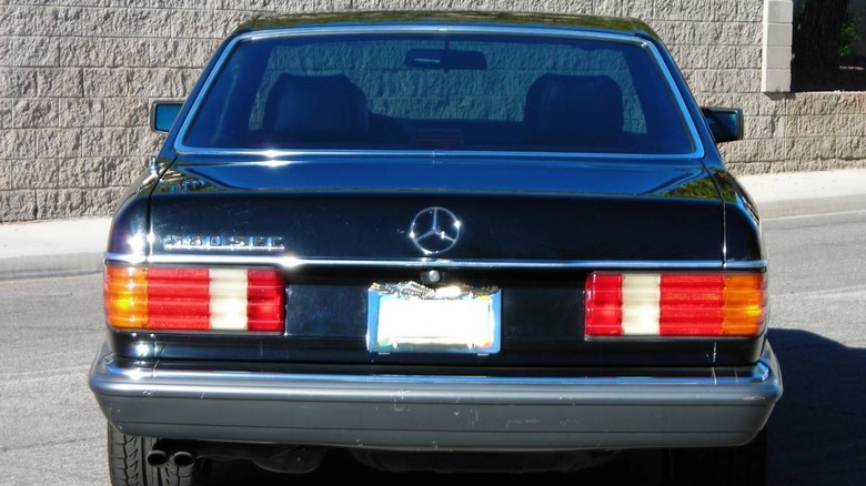 1990 Mercedes-Benz 560 SEC rear end image