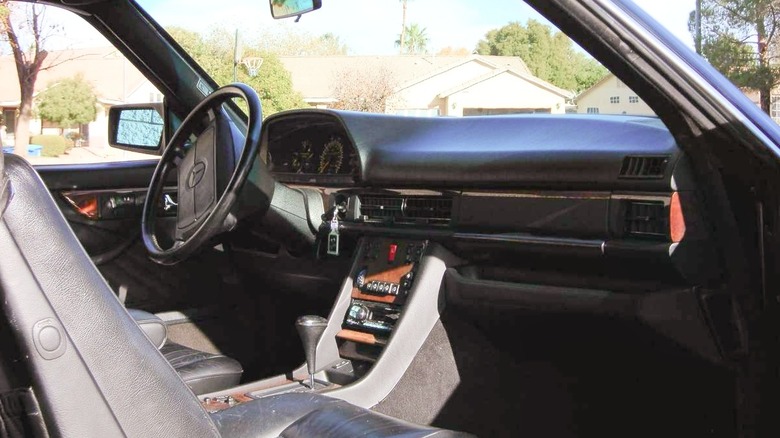 1990 Mercedes-Benz 560 SEC interior image