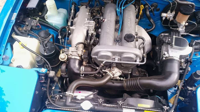 1990 Mazda MX-5 Miata engine compartment image