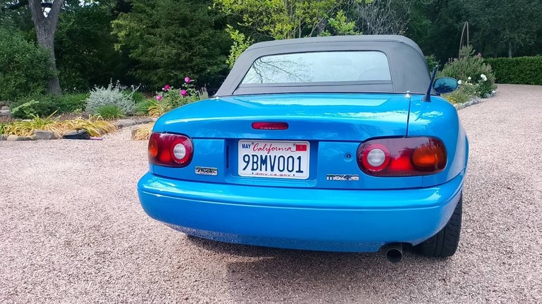 1990 Mazda MX-5 Miata rear end image