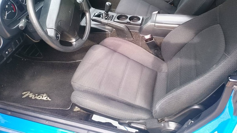 1990 Mazda MX-5 Miata driver's seat image