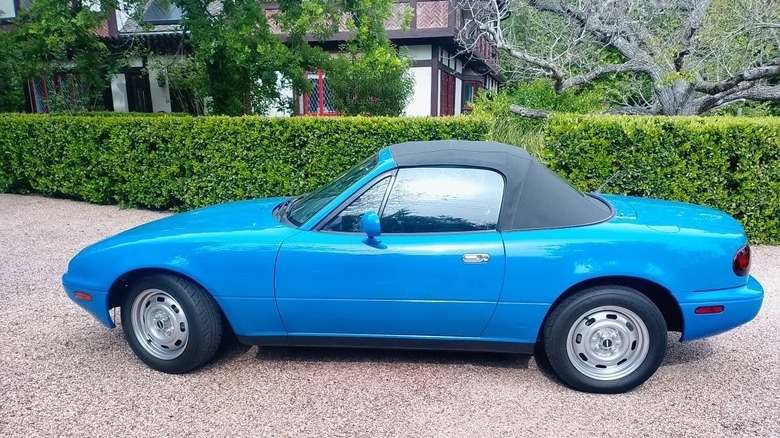 1990 Mazda MX-5 Miata driver's side image