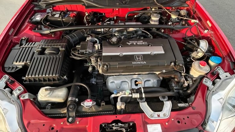 2000 Honda Civic Si engine bay image