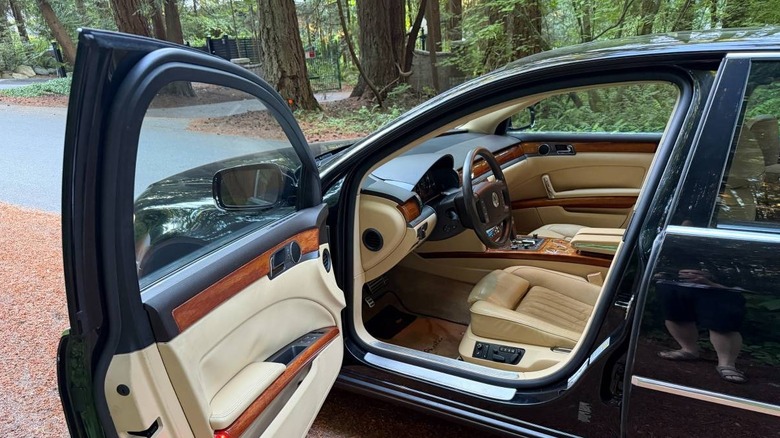 2005 Volkswagen Phaeton W12 2+2 cabin image through driver's door