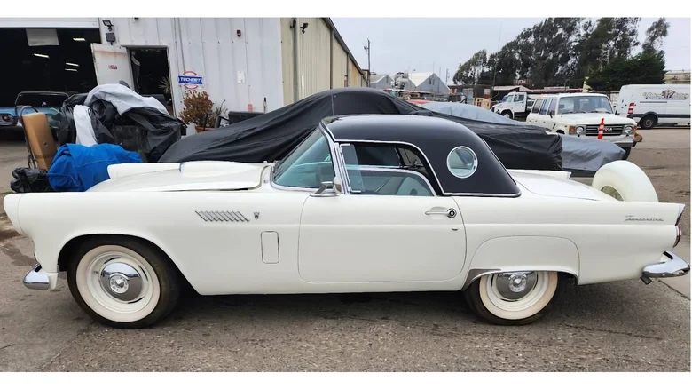 Является ли этот 1956 Ford Thunderbird A Classic кражей за 23 500 долларов?
